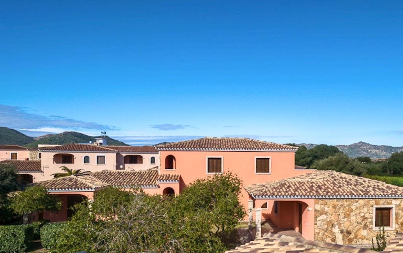 Iss Travel, La Ginestra - 2-Bedroom Apartment With Terrace And View Over Tavolara Island San Teodoro  Extérieur photo